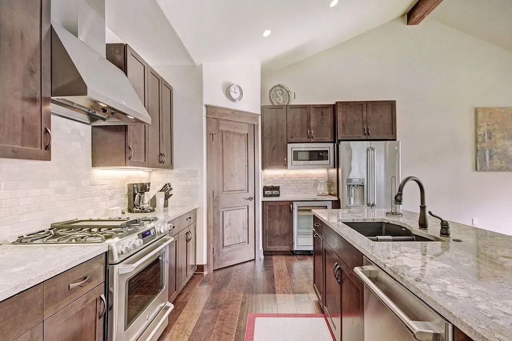 47 River Run Townhomes 3 Bedroom Townhouse by RedAwning