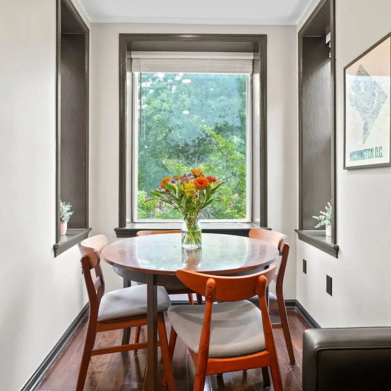 Spacious Sunny Shaw 1BR 1BA Apartment