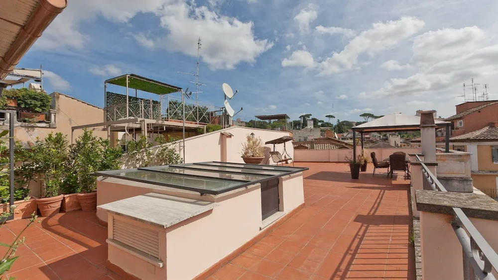 Rental in Rome Deluxe Penthouse