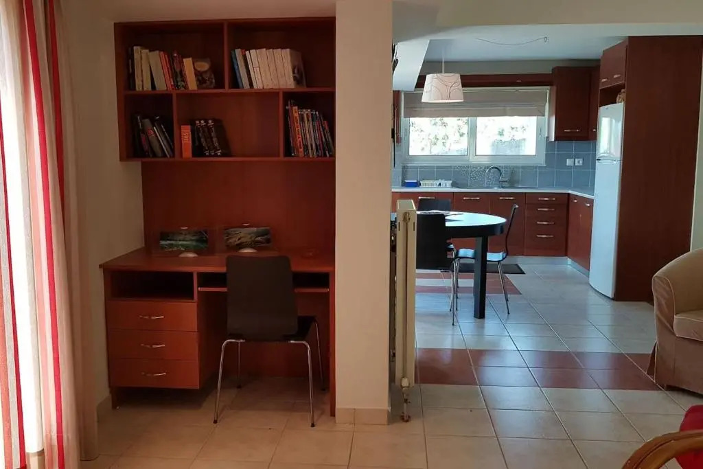 Comfy house with private garden & view, near Kyparissia Castle