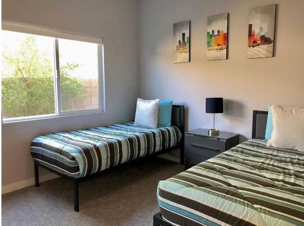 Los Palmas 30 Days Minimum 3 Bedroom Home by RedAwning