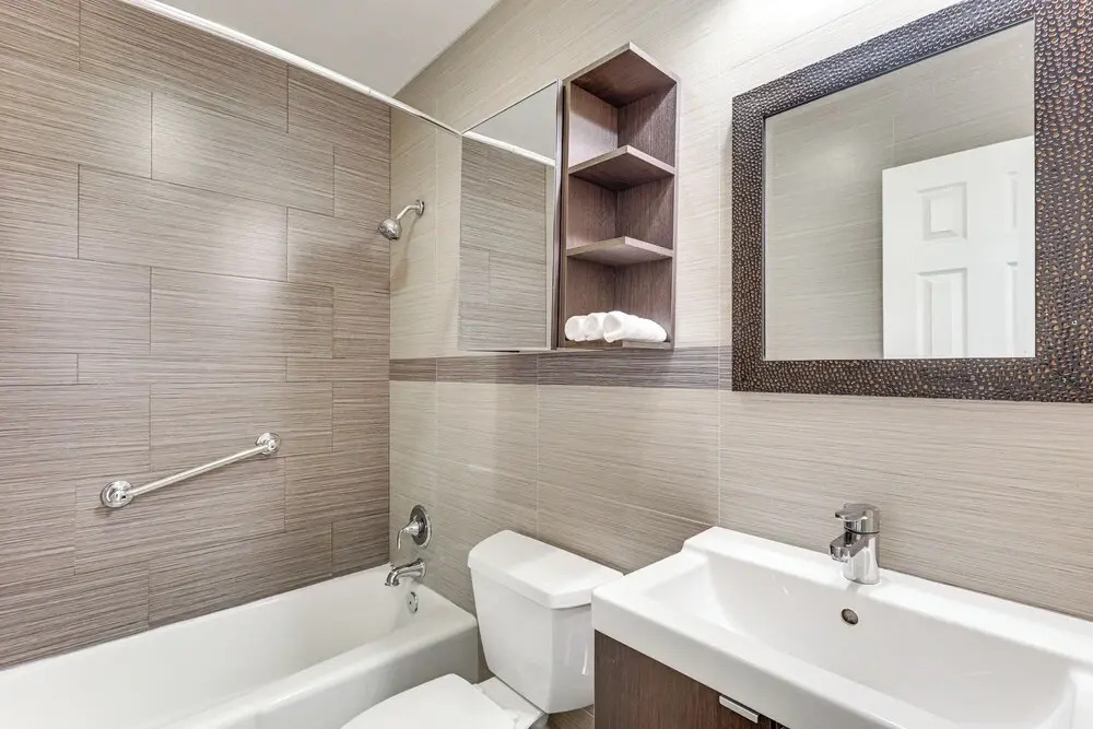2 Mi to Dtwn Hollywood: Vibrant Pet-friendly Condo