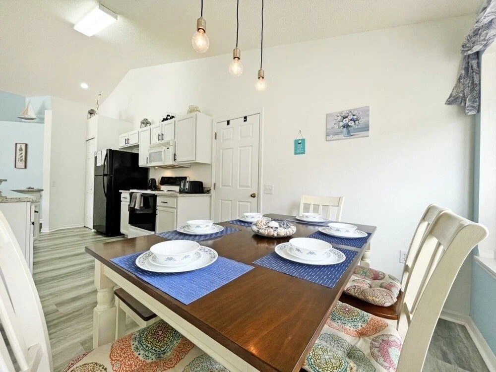 Langham Villa 3 Bedroom Home by RedAwning