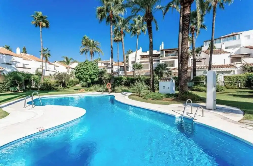 Family Beach Apartment With Pool