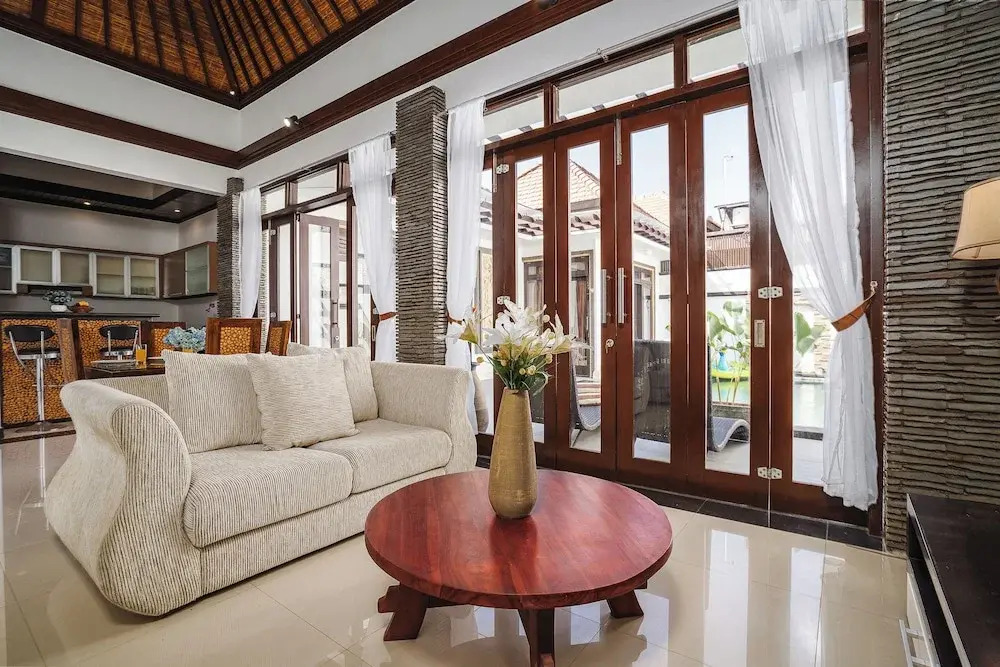 Iyana Villa By Zuzu