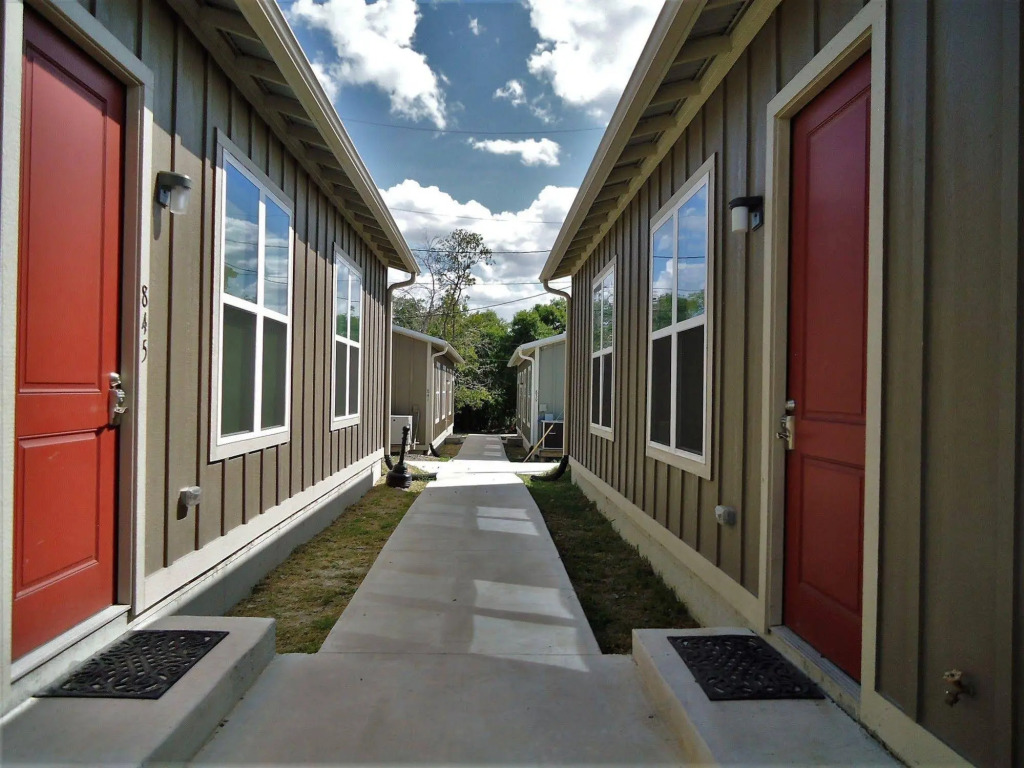 Karnes City Cottages