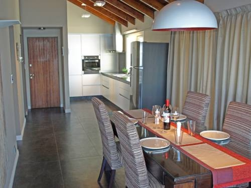 Lake View Apartment