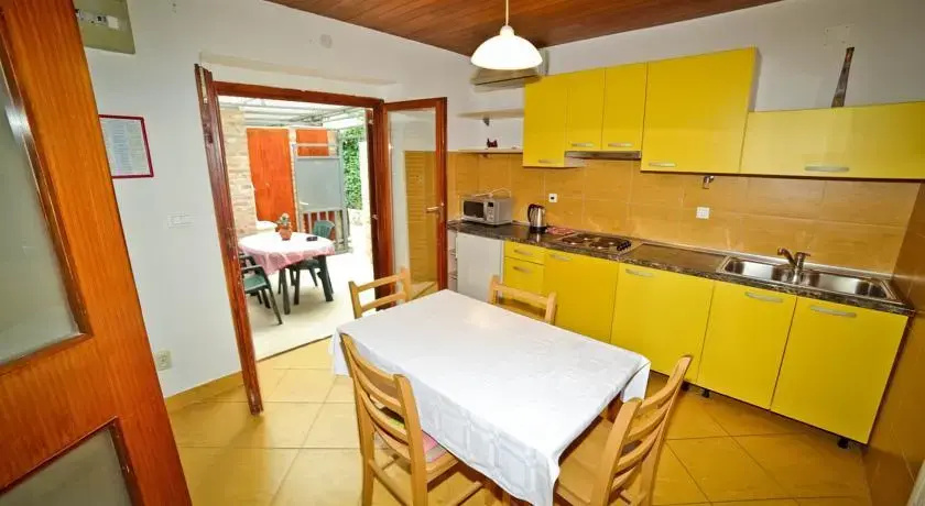 Ante Apartment