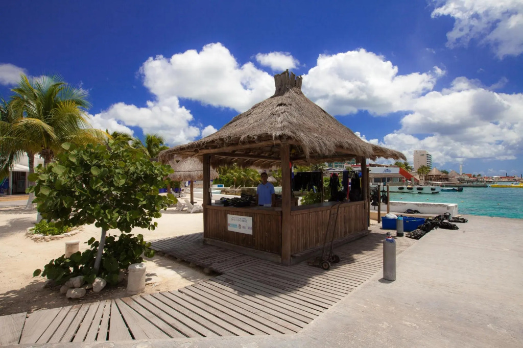 Casa del Mar Cozumel Hotel & Dive Resort with free access to an exclusive beach club