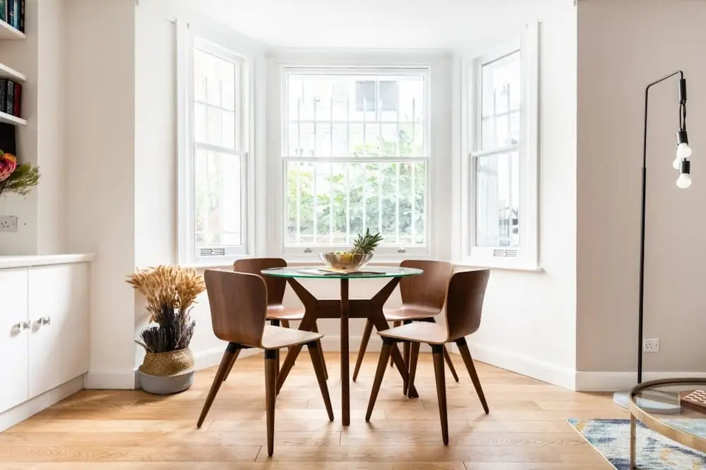 The Kensington Grove - Stylish 2BDR Flat with Private Patio