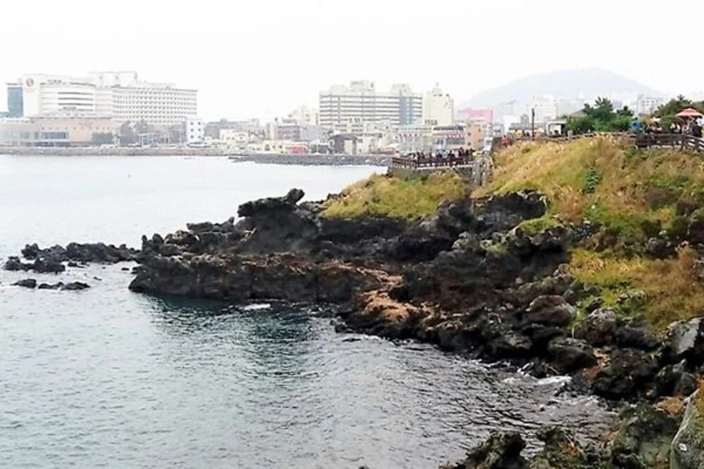 Top Island Hotel