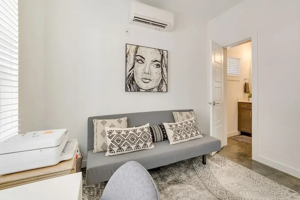Modern Oasis: Steps to River Walk & Alamo Park!