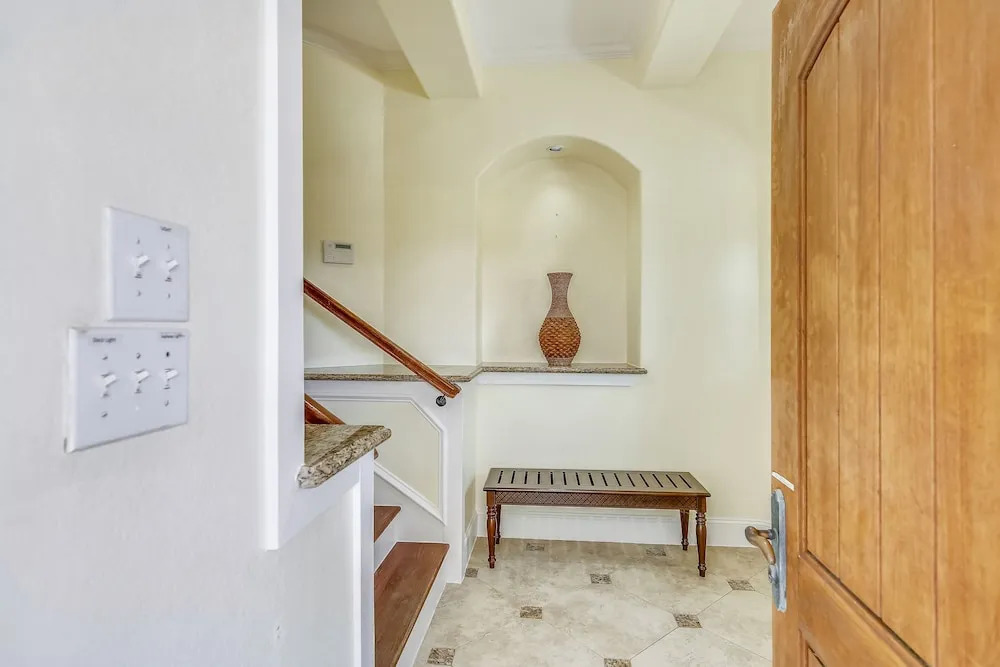 Sea Pearl 6 Bedroom Home