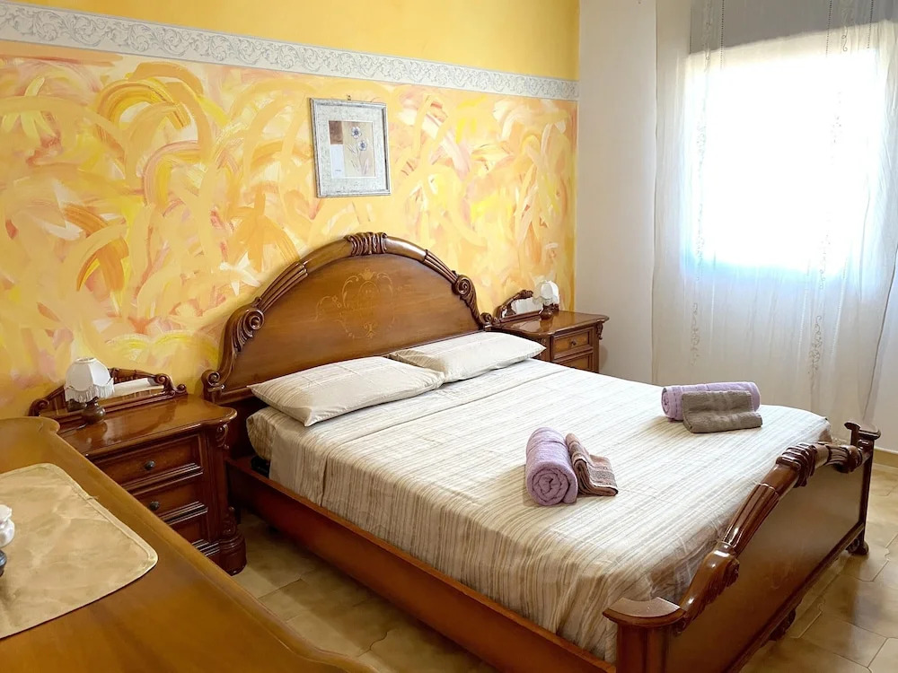Apartment With 4 Bedrooms in Lido Rossello, With Wonderful sea View, Enclosed Garden and Wifi