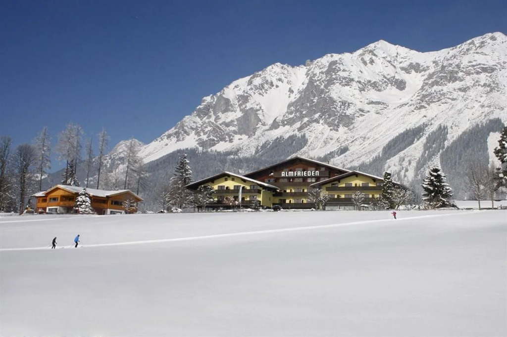 Almfrieden Hotel & Romantikchalet