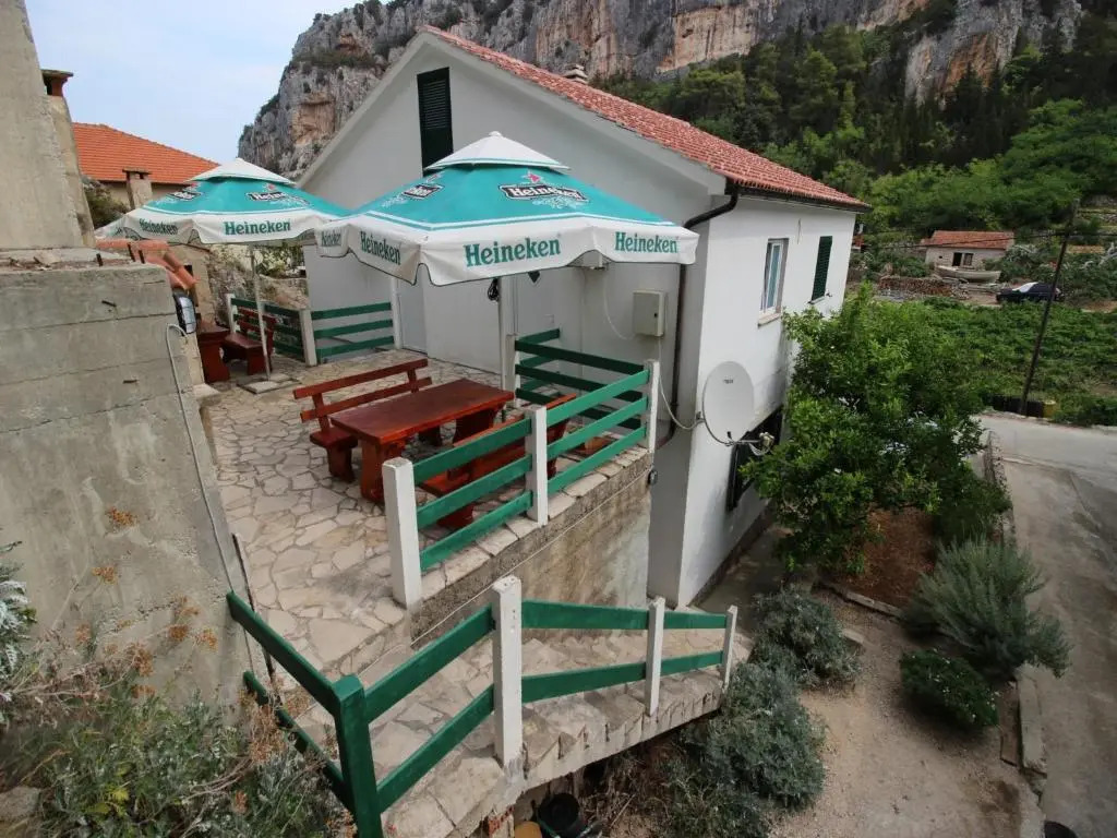 Apartments Roza 1-2