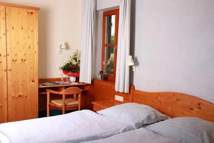 Hotel & Gasthof zum Rödelseer Schwan
