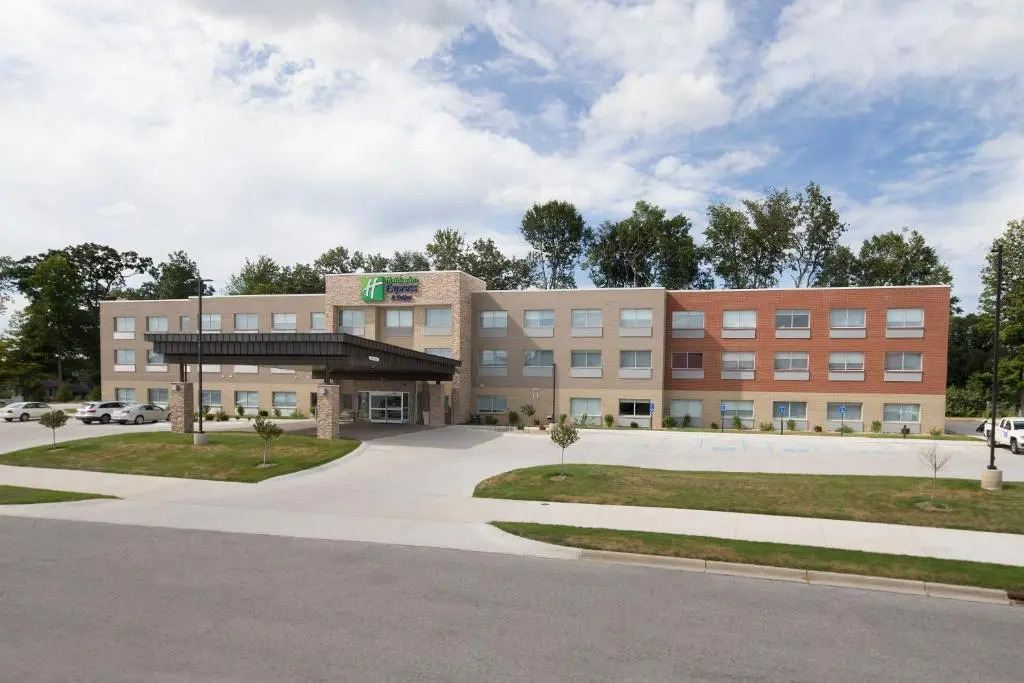 Holiday Inn Express & Suites Michigan City by IHG
