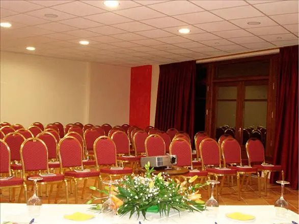Alpen House Hotel & Suites
