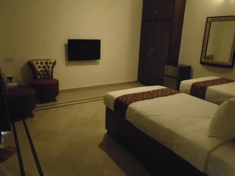 Lotus 1 Hotel