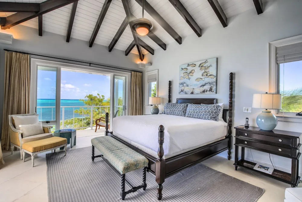 Azure Villa - Four Bedroom Villa