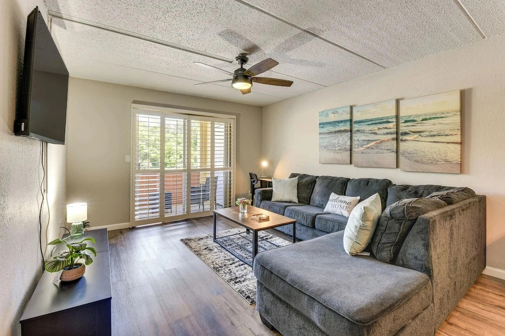 Dock Access! Condo 5 Mi to Okaloosa Island Beach