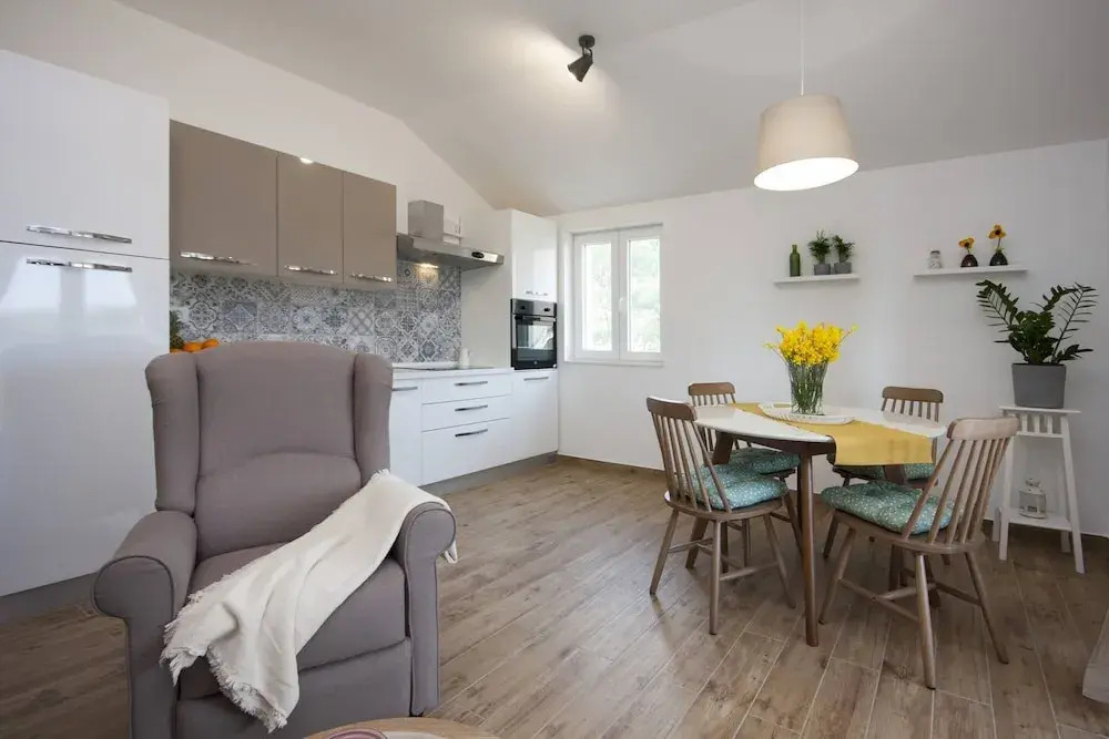 Modern and Cozy Apartment for 3 Guests