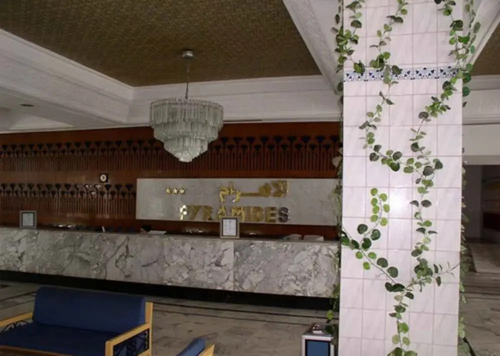 Hotel Les Pyramides