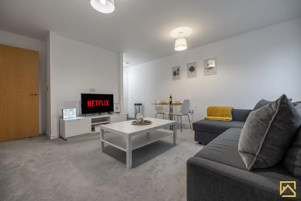 Modern 1 bed in central MK, Free Parking, Smart TV, Manhattan House