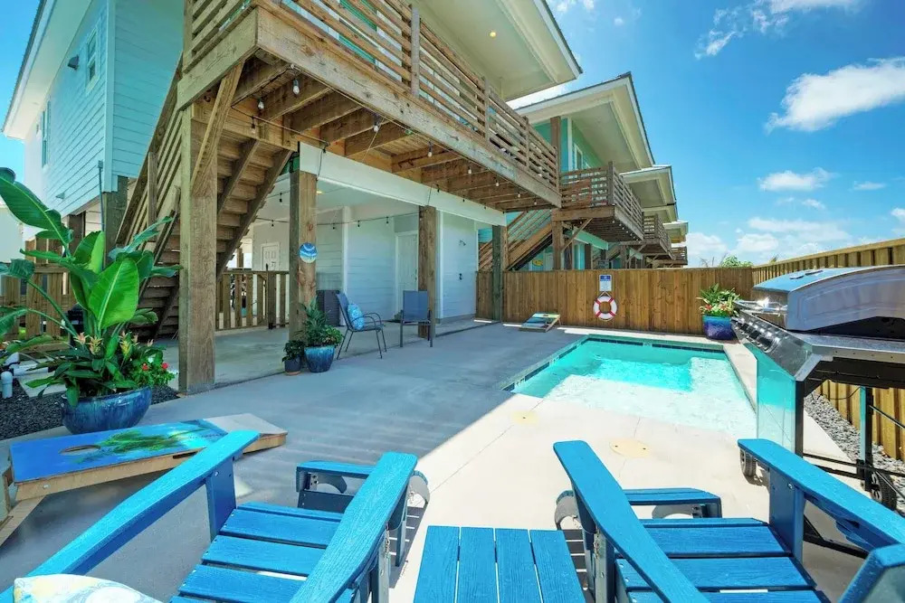 Between the Shores by Avantstay Pool, Boardwalk