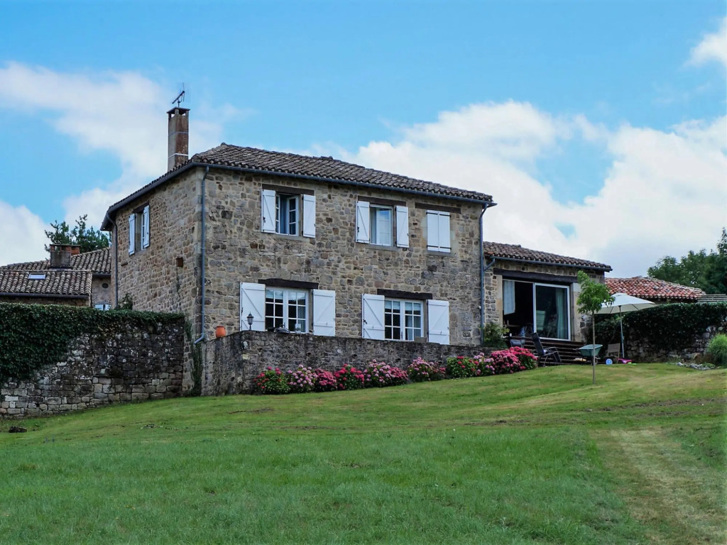 Superb Holiday Home in Saint-Beauzile with Private Pool