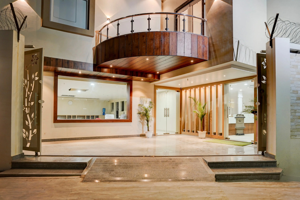 Super Townhouse Oak Banaras Central Railway Junction Formerly Sri Hari Inn