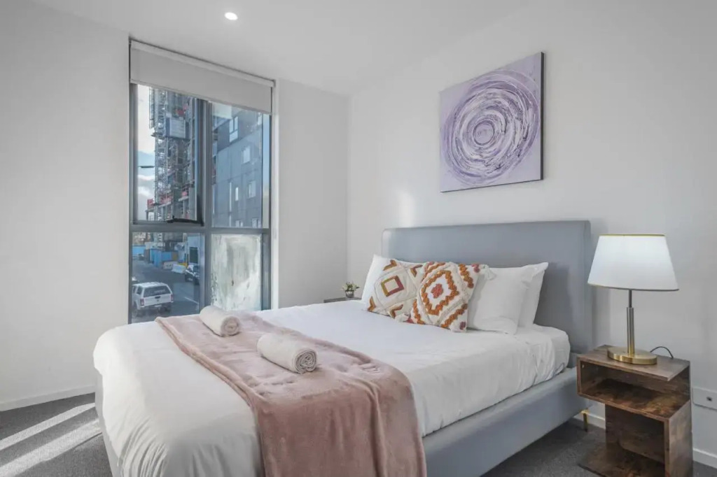 FS109C Modern 1BR1BA in Footscray Pool+Gym