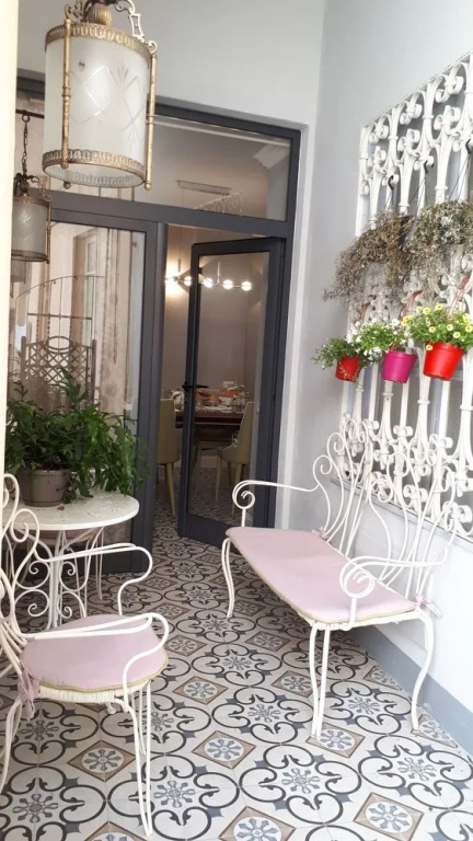 Guest House 73