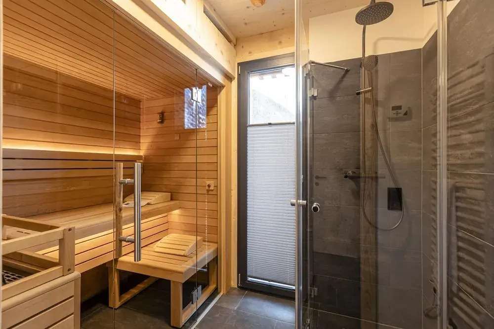 Chalet mit 4 Schlafzimmern, Sauna und Kamin