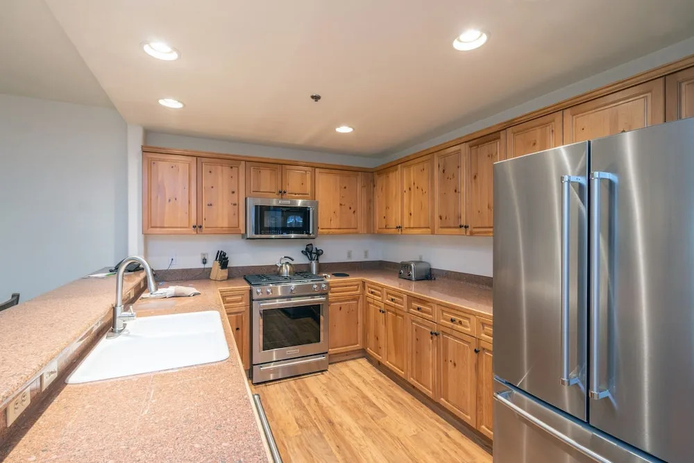 Bear Creek Lodge 106 2 Bedroom Condo by Alpine Lodging Telluride