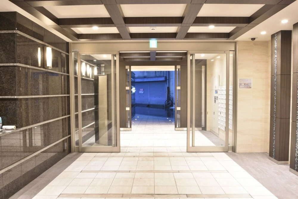 HR Front Regal Namba West