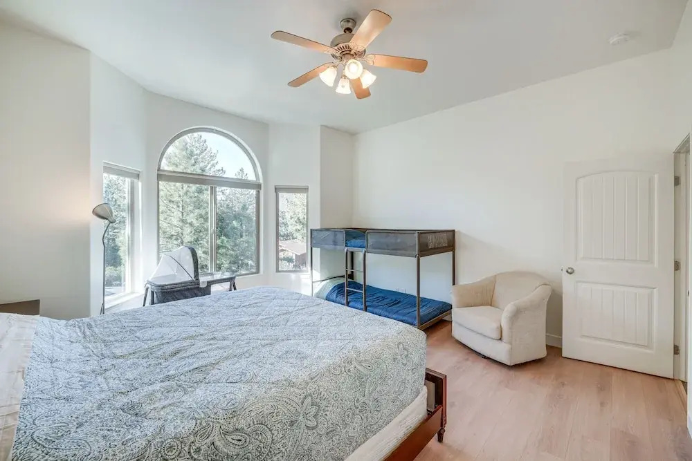 Serene Pine Mountain Club Home w/ Pool Access!
