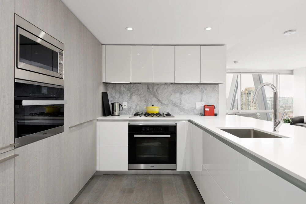 1111 Richards - 1407