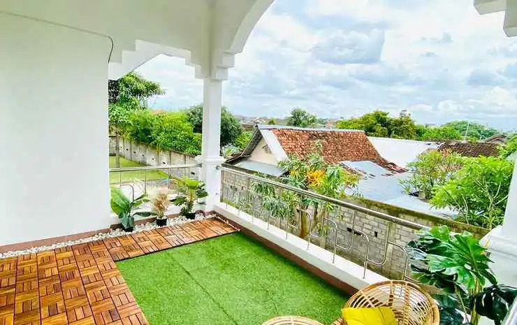 Villa Latar Ombo