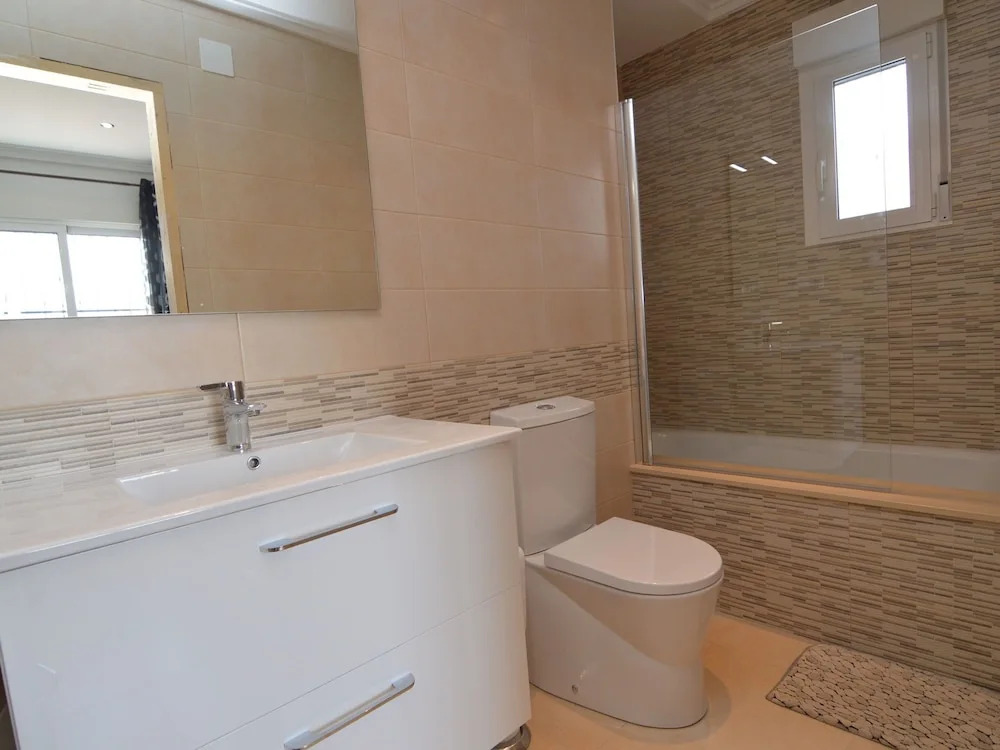 Villa With Private Swimming Pool in Queseda