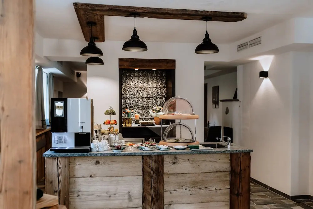 Das Schutzhaus am hohen Camper