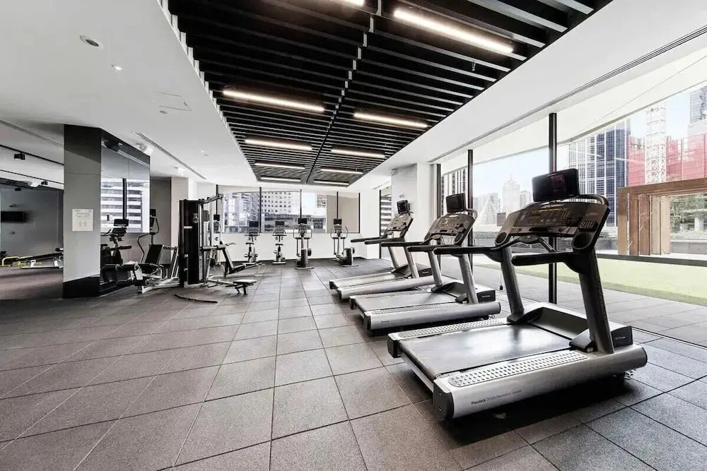 Stylish & Modern 2BR Apt Near Victoria Market