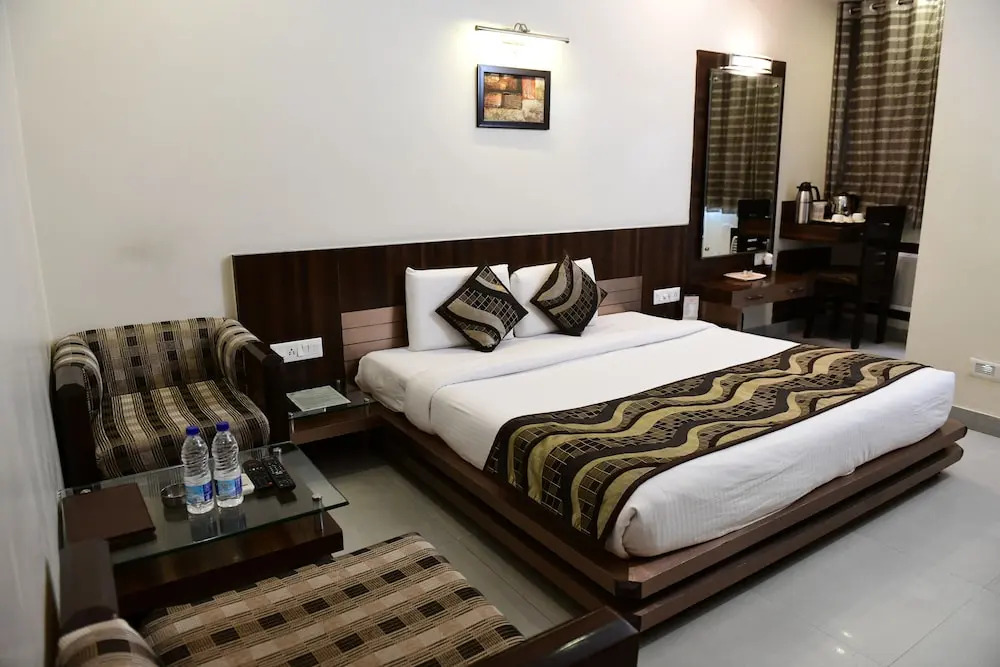 Hotel Ravisha Continental