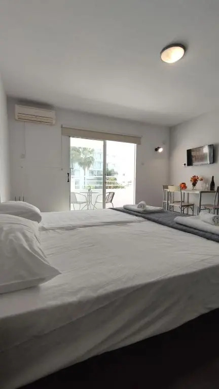 Nissi avenue studio