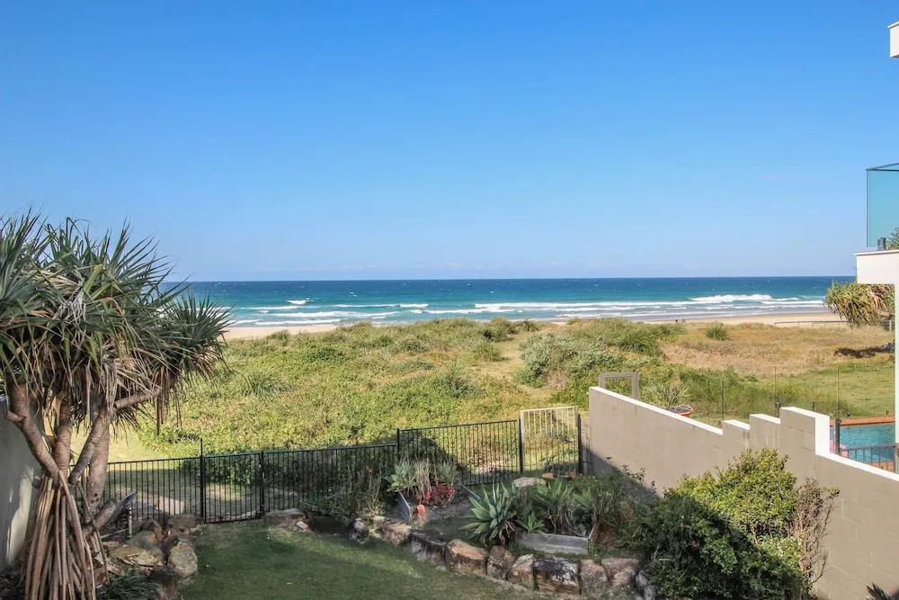 T E Peters Waterfront Holiday Home