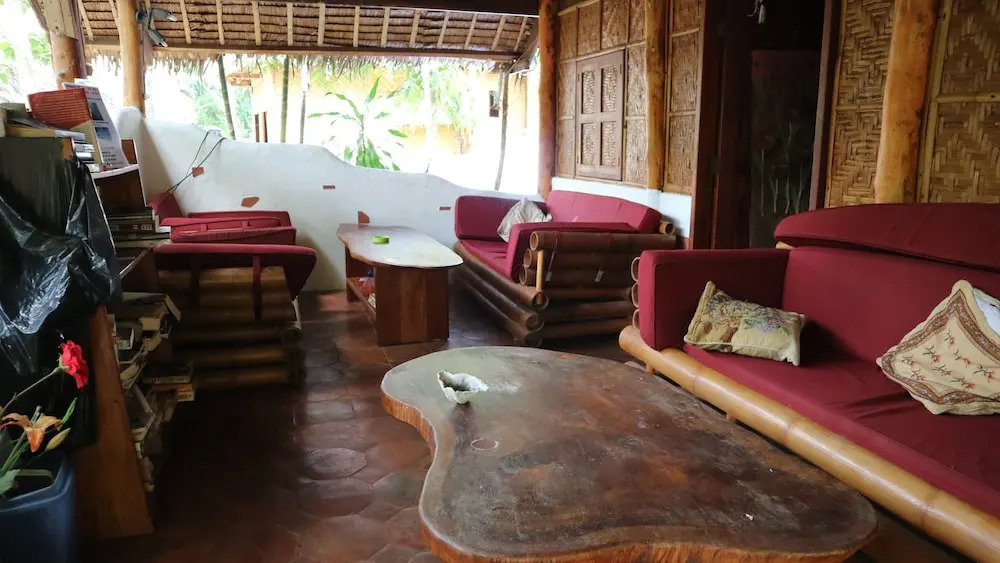 Henry's Hostel