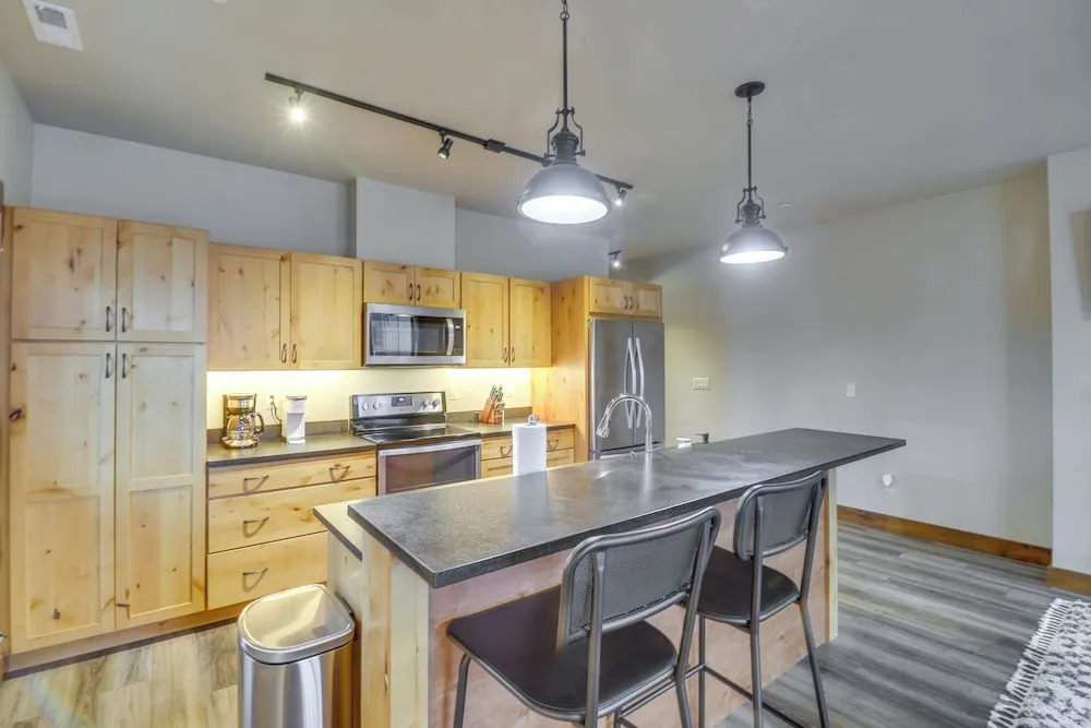 Downtown Columbia Falls Condo: 16 Mi to Ski Resort
