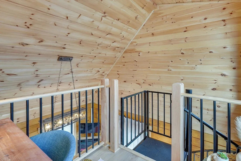 Handcrafted Tiny Home, Near Dtwn Boone