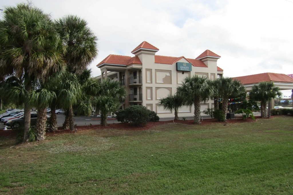 Quality Inn & Suites Kissimmee near Main Gate
